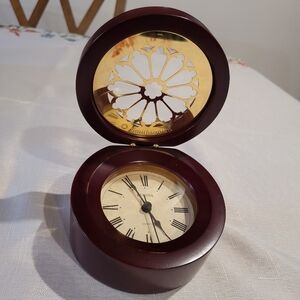 Desk Clock By Bulova Smithsonian Quartz Clock